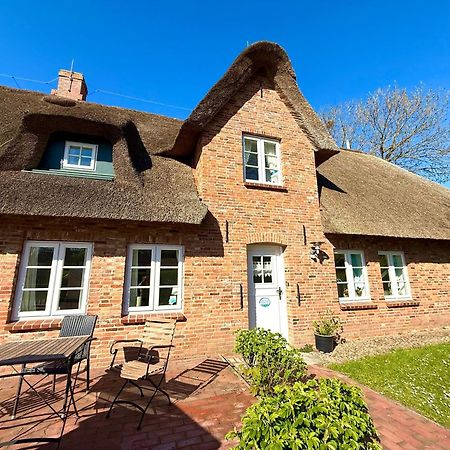 Reetkehlchen Apartment Alkersum Екстериор снимка