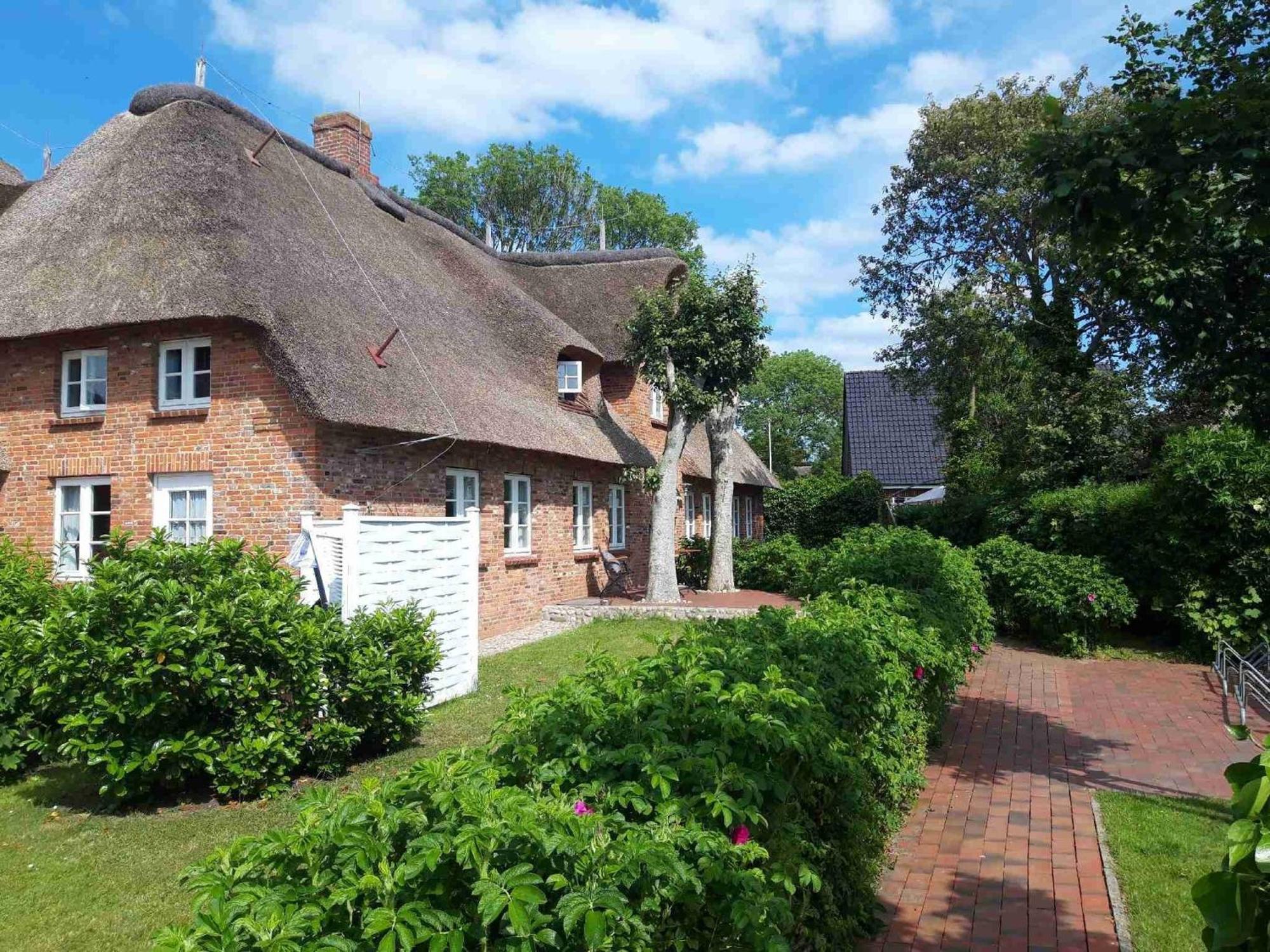 Reetkehlchen Apartment Alkersum Екстериор снимка