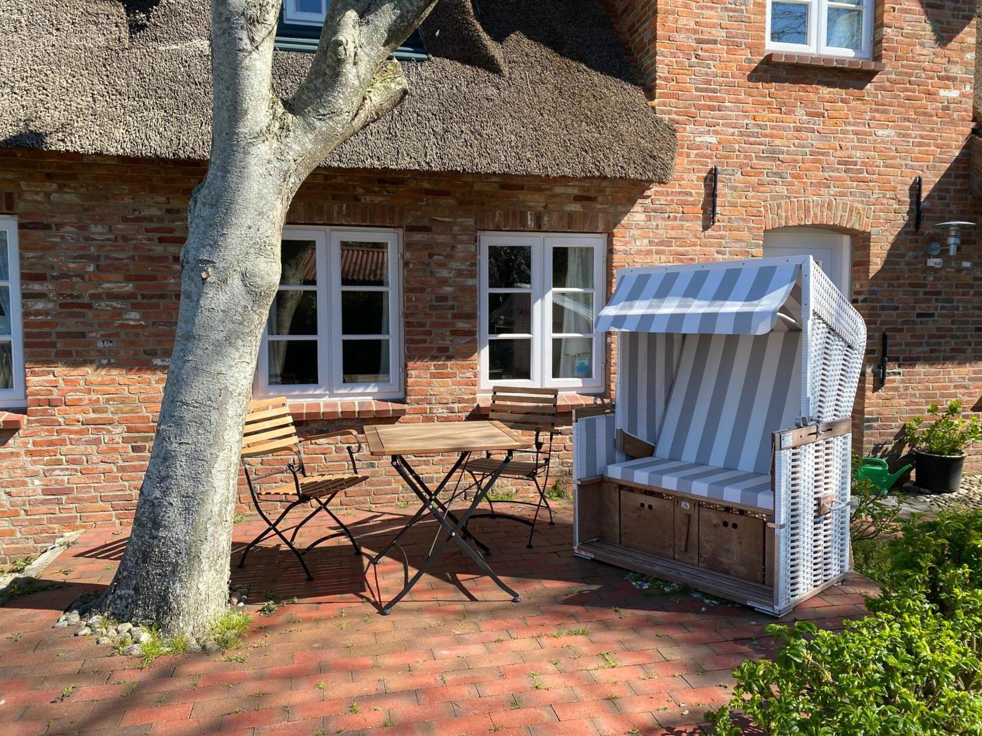 Reetkehlchen Apartment Alkersum Екстериор снимка